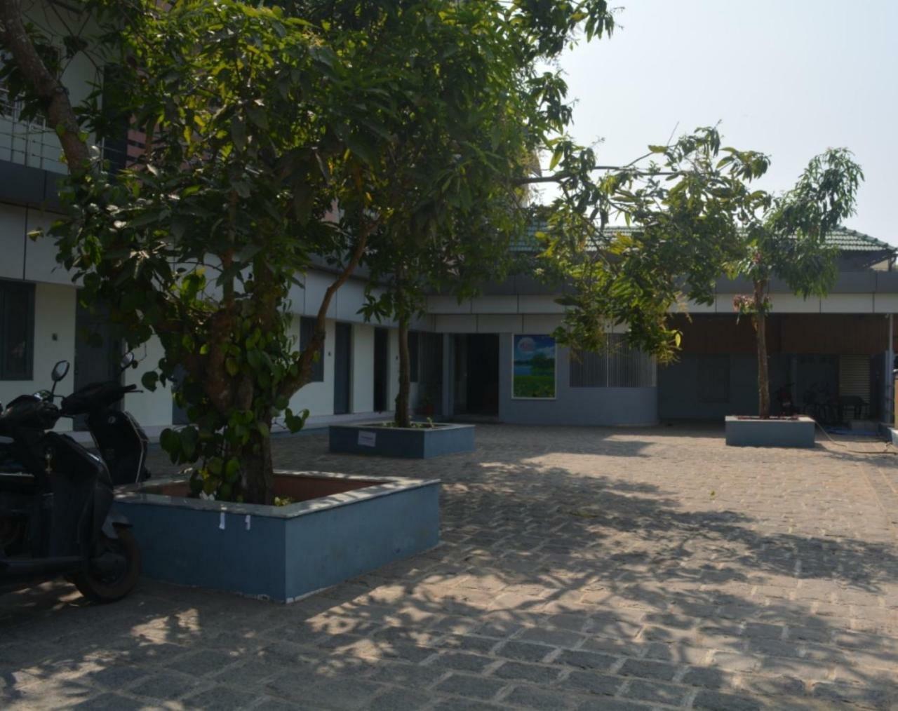 Jippus Galaxy Budget Air Port Hotel Kochi Buitenkant foto