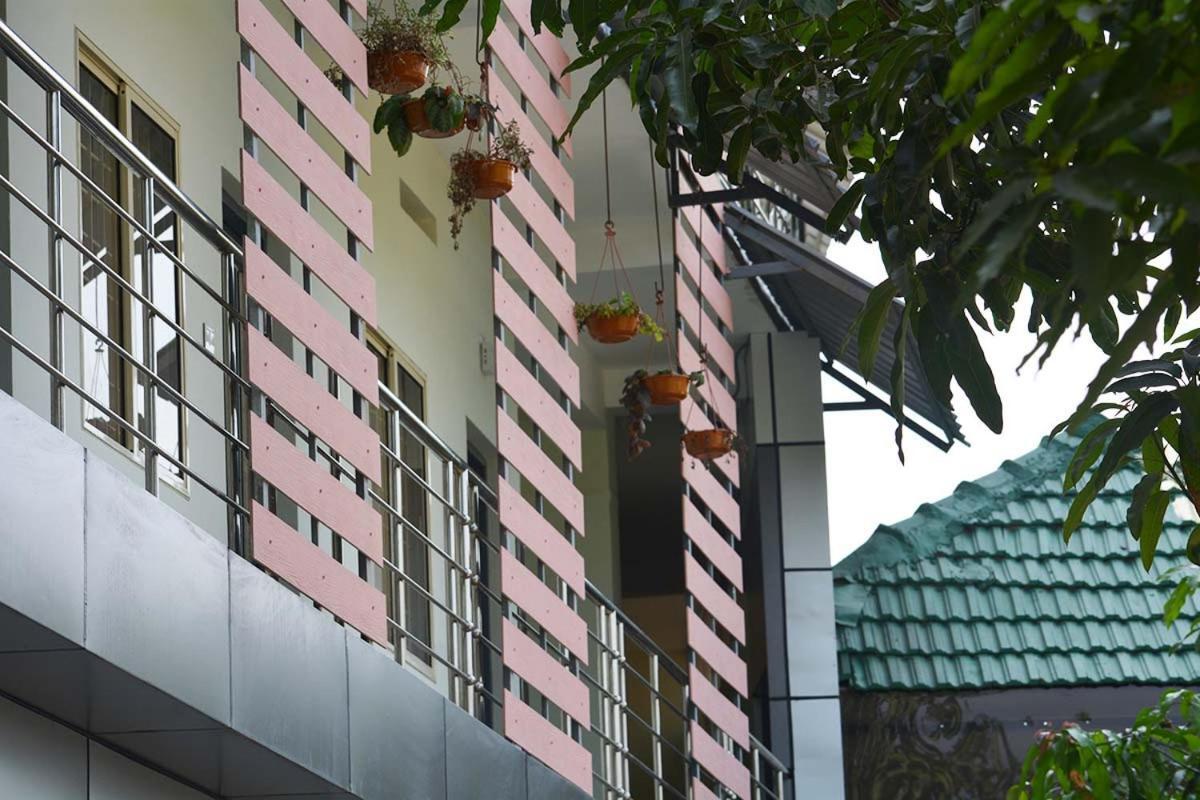 Jippus Galaxy Budget Air Port Hotel Kochi Buitenkant foto